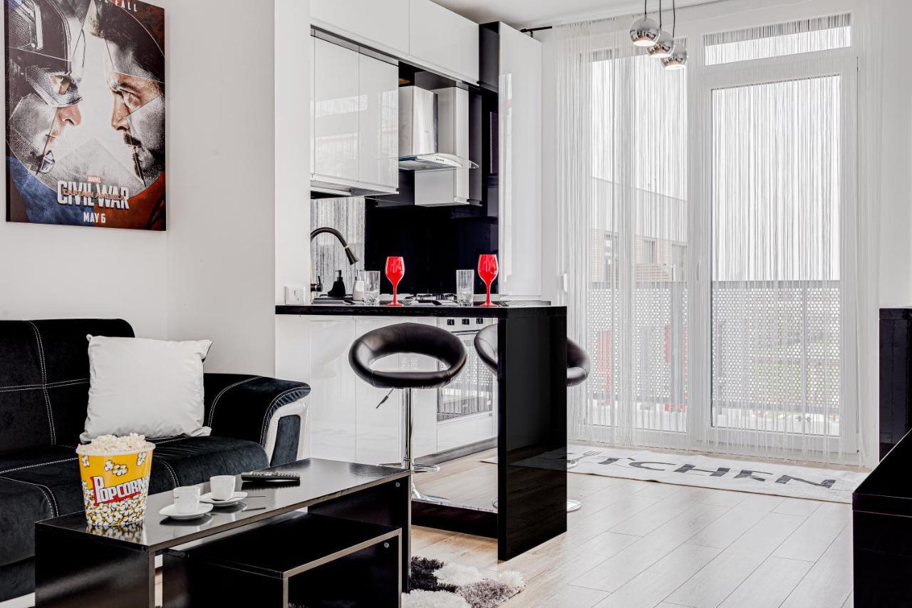 Апартаменти Ari Cinema Apartament With 2M Videoproiector Арад Екстер'єр фото