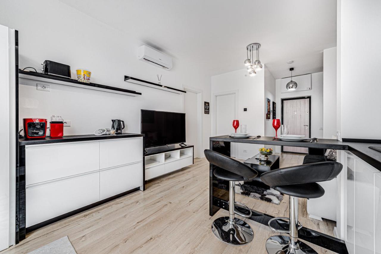 Апартаменти Ari Cinema Apartament With 2M Videoproiector Арад Екстер'єр фото
