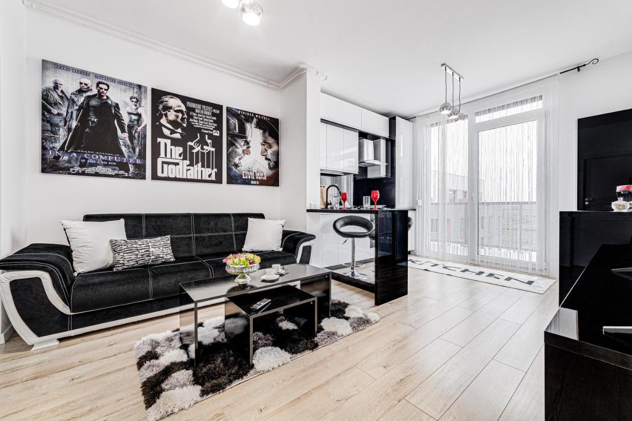 Апартаменти Ari Cinema Apartament With 2M Videoproiector Арад Екстер'єр фото