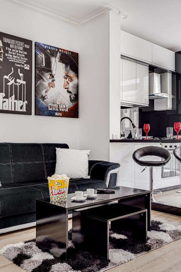 Апартаменти Ari Cinema Apartament With 2M Videoproiector Арад Екстер'єр фото