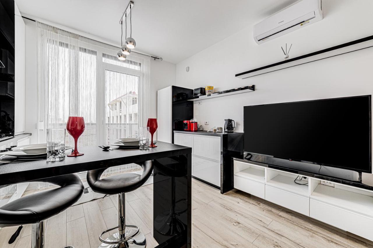 Апартаменти Ari Cinema Apartament With 2M Videoproiector Арад Екстер'єр фото